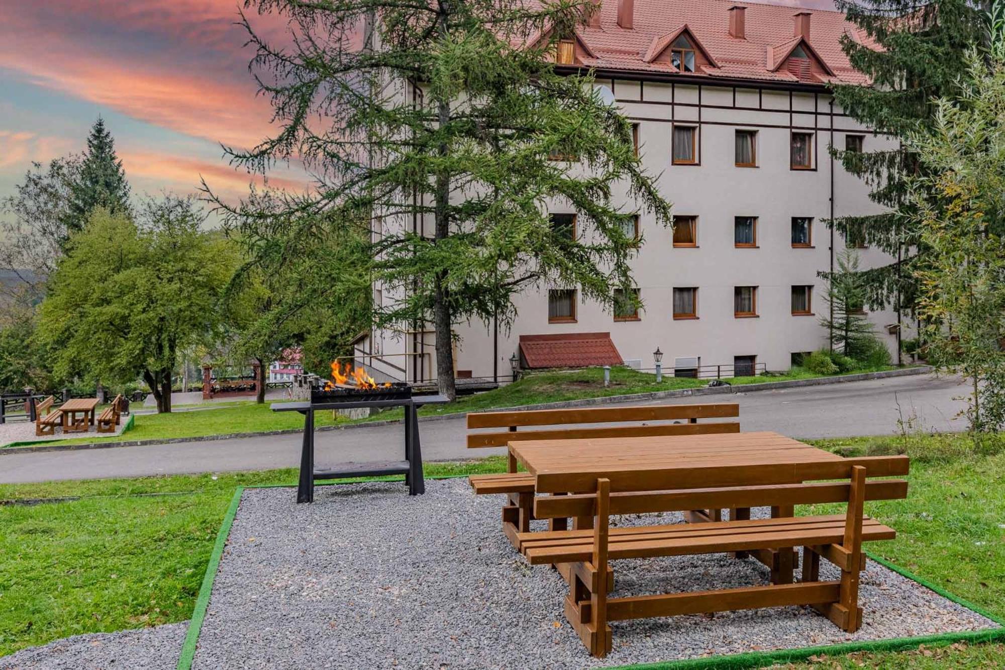 Hotel Edelweiss Jaremče Exteriér fotografie